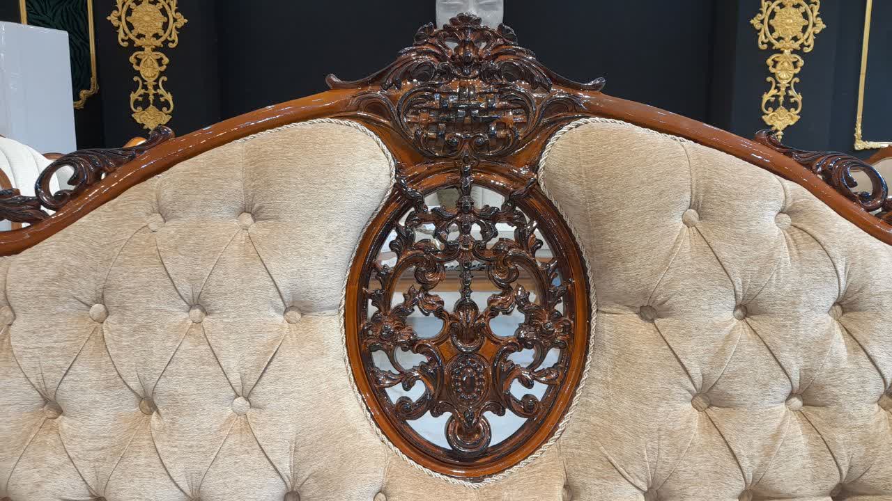 رنگ در مبلمان آپاما